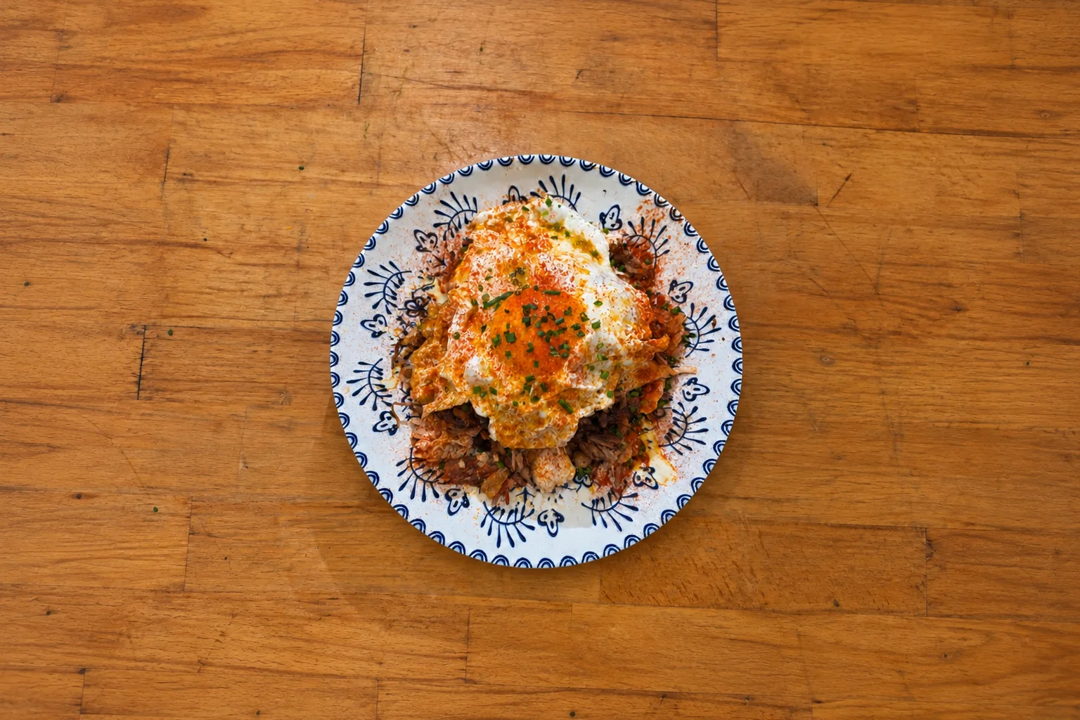 Ropa vieja con huevo